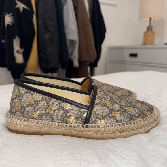 Gucci Women's Espadrilles - Black and Gold Pattern - Picture 6 of 11